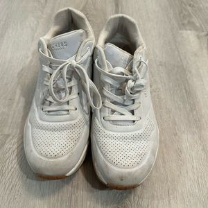 White sketchers
